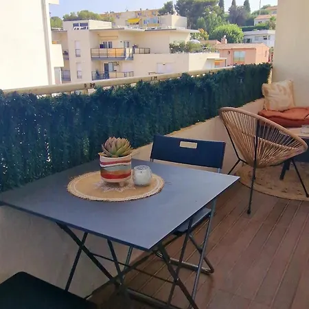 Διαμέρισμα Bel Lumineux Avec Balcon